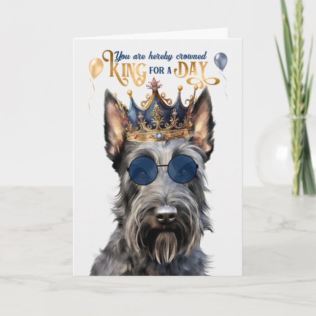 Cartão Scottish Terrier King para um dia feliz aniversári (Frente)