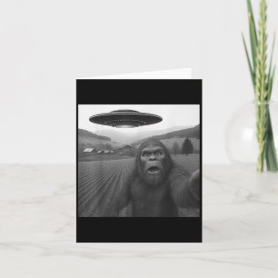 Cartão Selfie De Pé Grande Com Alienígena Ufo Engraçada P