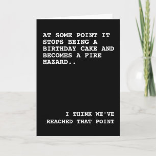 Cartão Seu Bolo de aniversário é um Risco de fogo