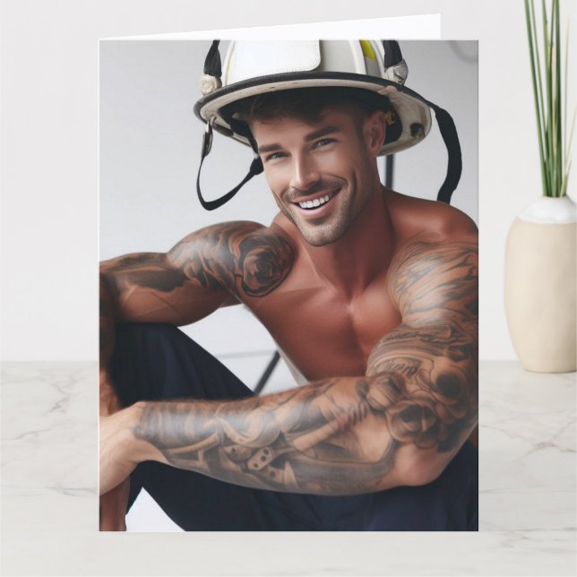 Cartão SEXY FIREFIGHTER HOT BIRTHDAY GREETING Card (Frente)