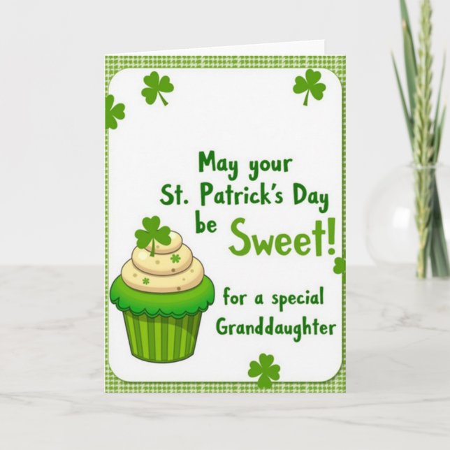 Cartão Shamrock Sweet Granddaughter Card (Frente)