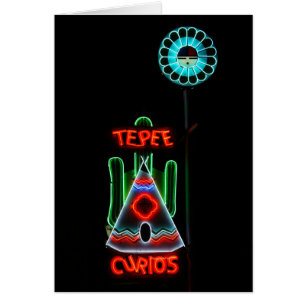 Cartão Sinal de néon dos objetos antigos do Tepee,
