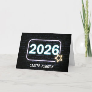 Cartão Sinal Neon de Formatura 2026 em Tijolo