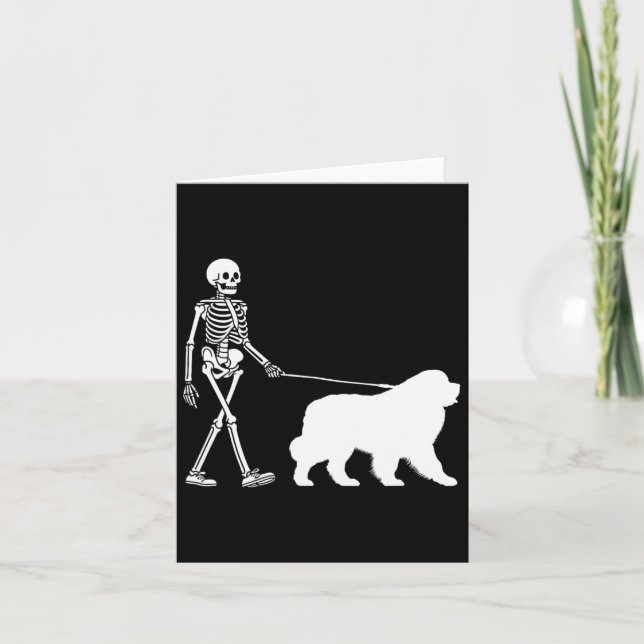 Cartão Skeleton Andando Um Cachorro Terra Nova Saída (Frente)