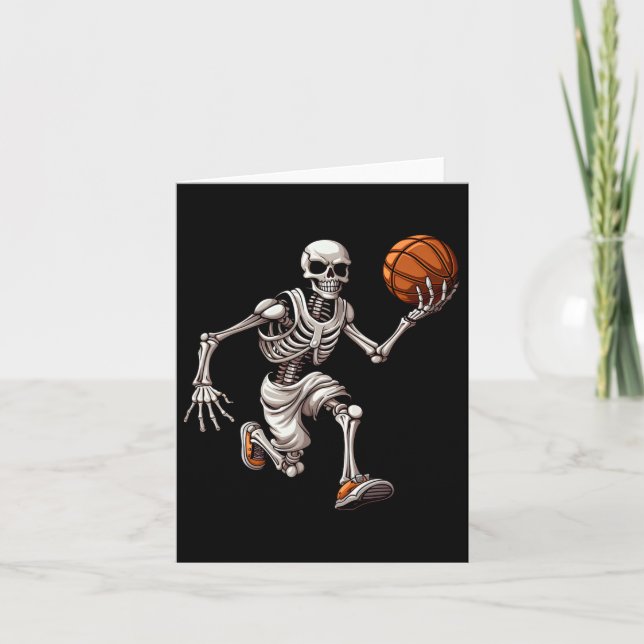 Cartão Skeleton jogando basquete Halloween Skull (Frente)