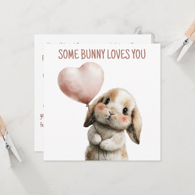 Cartão Some Bunny Loves You with Heart Balloon (Frente/Verso In Situ)