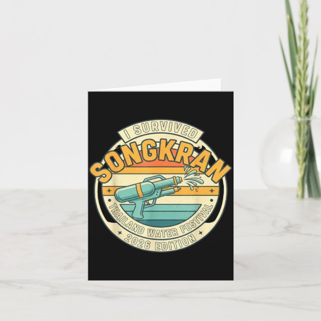 Cartão Songkran 2026 Survivor Funny Thai New Year  (Frente)