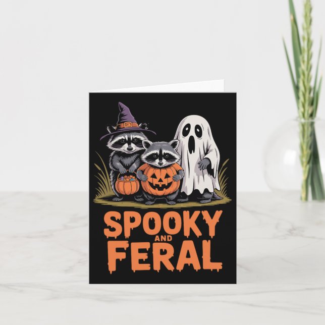 Cartão Spooky E Feral Halloween Ghost Raccoon Ogambm (Frente)