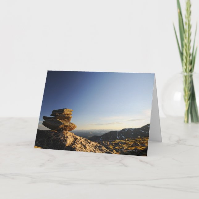 Cartão Stack of Wish Rocks balancing on a larger rock (Frente)