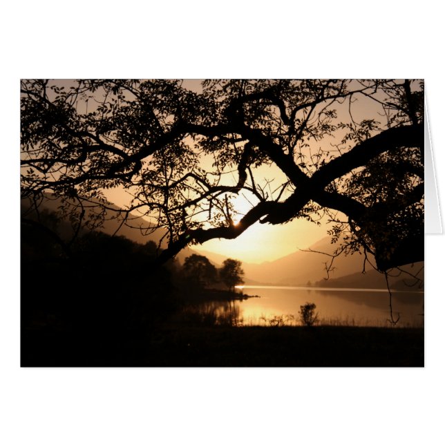 Cartão Sunset escocês através de um Loch (Frente Horizontal)