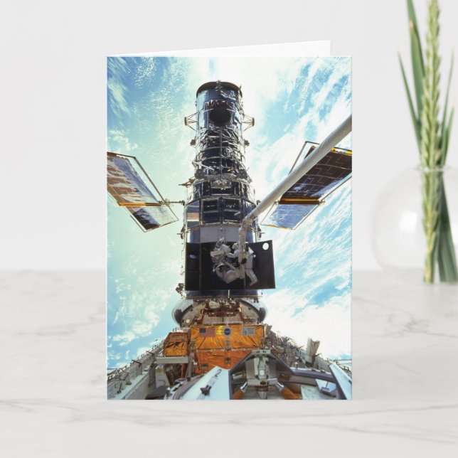 Cartão Telescópio espacial e astronautas de Hubble (Frente)