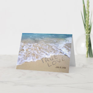 Cartão texto de amor verdadeiro na areia do oceano