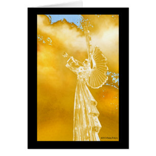 Cartão trompetista dourada do anjo