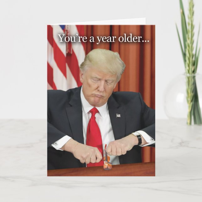 Cartão Trump Violin Birthday Humor Card (Frente)