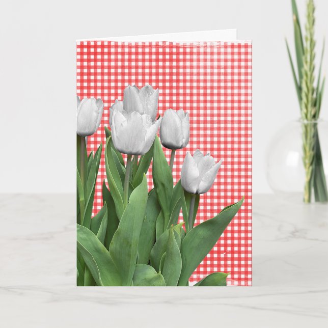 Cartão Tulipas brancas no aniversário de Gingham (Frente)