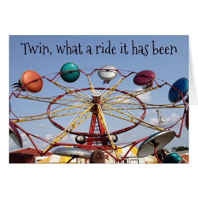 CARTÃO *TWIN* ANIVERSÁRIO QUAL FOI A CARRIGA/DIVERTIDA TA (Frente Horizontal)