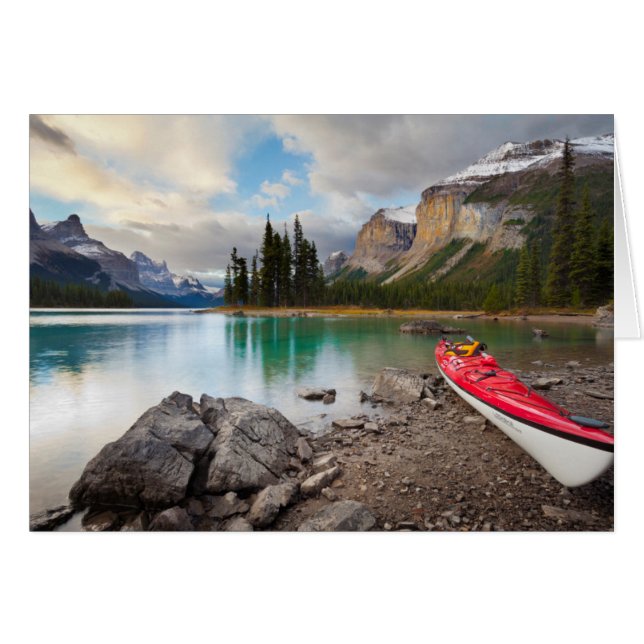Cartão Um caiaque-do-mar em terra na Ilha Spirit (Frente Horizontal)