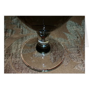 Cartão um copo de vinho tinto