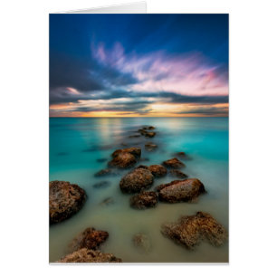 Cartão Um por do sol bonito sobre turcos & Caicos da baía