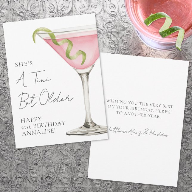 Cartão Um Pouco Mais Velha Martini Feliz Aniversário (Tini Bit Older Martini Happy Birthday Card)