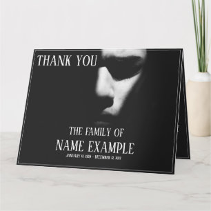 Cartão Um rosto dormindo em meia sombra