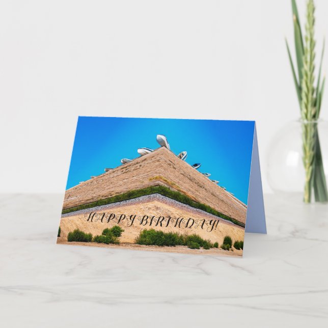 Cartão Uma carga de desejos de aniversário está a caminho (Frente)