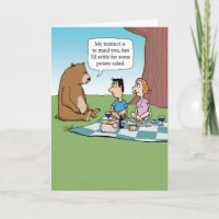 Urso Engraçado Cruzando um Aniversário Picnic