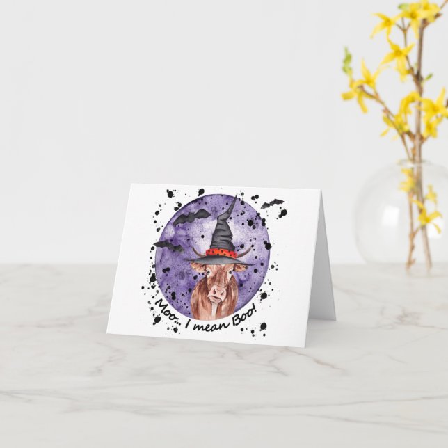 Cartão Vaca de Halloween Moo Quero Dizer Boo Engraçado (Flor Amarela)