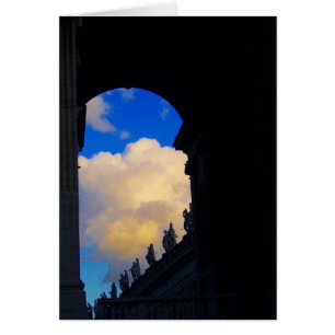 Cartão vaticano com nuvens