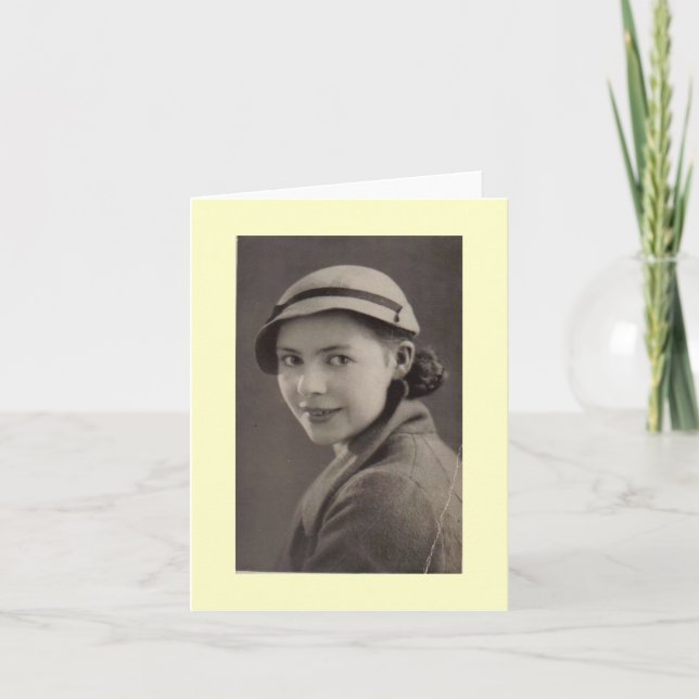 Cartão Velha fotografia a preto e branco da bela senhora  (Frente)