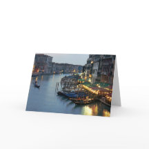Veneza que nivela sobre o canal grande