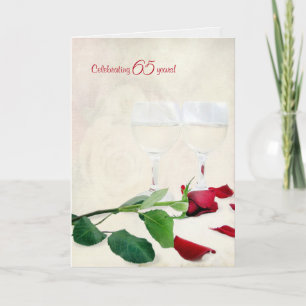 Cartão vinho e rosa vermelha para aniversário de 65 anos