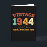 Cartão Vintage 1944 Original Parts Funny Birthday Gift<br><div class="desc">Design de aniversário Para qualquer um que seja horóscopo diz difícil e entubado,  mas vale totalmente. Excelente maneira de aliviar o humor e fazer amigos e familiares rirem. Corresponde A Um Monte De Roupas.</div>
