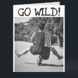 CARTÃO VINTAGE AMIGO FUNNY BIRTHDAY GREETING CARTÁ-LA<br><div class="desc">VÁ PARA WILD! CARTÃO DE ANIVERSÁRIO PARA ELA</div>