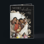 Cartão Vintage Black White Christmas Photo<br><div class="desc">Este design apresenta um design de arco floral com um delicado quadro de ouro brilhante floral que traça uma foto vertical do solteiro. Para fazer alterações antecipadas, selecione Personalizar -> Editar usando a opção ferramenta Design para editar/adicionar caixas de texto, cor e fonte. A cor tem que ser alterada mudando...</div>