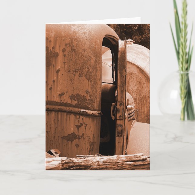 Cartão Visão Diferente do Caminhão Antigo na Sépia (Frente)