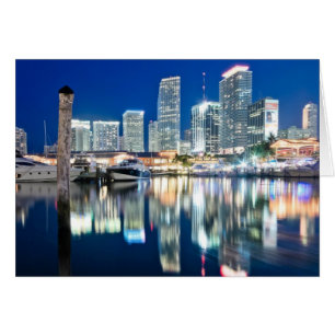 Cartão Vista do horizonte com reflexo na água, Miami