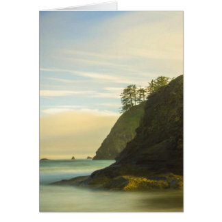 Cartão Vista do Oceano Lateral das Montanhas