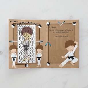 Cartão Você é A-Maze Boys Karate Happy Birthday