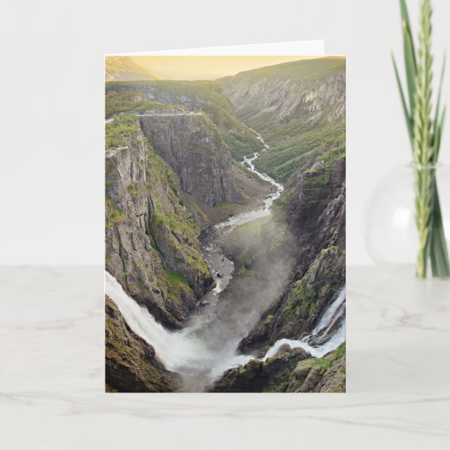 Cartão Voringsfossen waterfall in Norway greeting card (Frente)