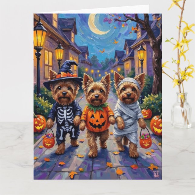Cartão Yorkshire Terrier Dogs in Halloween Costumes (Flor Amarela)