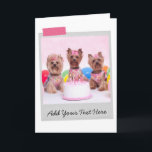Cartão Yorkshire Terriers Yorkies Birthday Cake Funny<br><div class="desc">Brilhe o dia de qualquer amante de cachorro com este design canino brilhante e divertido!</div>