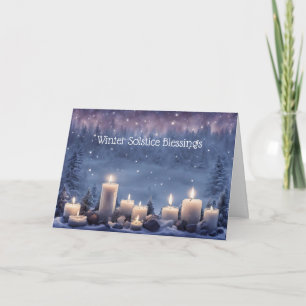 Cartão Yule de solstício de inverno com velas na neve