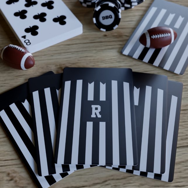 Cartas de Baralho Listradas Preto e Branco (Hup! Ready to be the referee at your next games night? Just add your initial!)