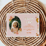 Cartões de agradecimentos de Aniversário com Foto<br><div class="desc">Diga obrigados ao seu convidado no estilo retrô! Este design apresenta flores silvestres desenhadas por mão branca, numa paleta colorida boêmica de castanhos e terracota, bege, pinks e amarelo. Perfeito para temas retro-partidários e boho na primavera e no verão. A foto e o texto de modelo é fácil de personalizar...</div>