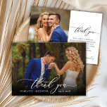 Cartões de agradecimentos de Casamento de Foto do<br><div class="desc">Tchic Modern Elegant Calliografia Script Wedding 2 Foto Cartões de agradecimentos. modelo obrigado de na moda com uma foto vertical de cheio na frente com o texto "Obrigado" em uma mensagem tipográfica de tipografia balançada à mão, com letras brancas e uma foto no verso e uma mensagem de obrigado pré-feita....</div>