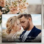 Cartões de agradecimentos De Casamento De Foto Do<br><div class="desc">Elegante Cartões de agradecimentos Fotográfico de Boho Moderno e Chic Calliographic Casando 2. modelo obrigado de na moda com uma foto vertical de cheio na frente com o texto "Obrigado" em uma mensagem tipográfica de tipografia balançada à mão, com letras brancas e uma foto no verso e uma mensagem de...</div>