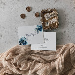 Cartões de agradecimentos de Casamento Floral Clás<br><div class="desc">Este clássico cartões de agradecimentos floral de aquarela é perfeito para um casamento rústico. O design apresenta a aquarela pintada manualmente com flores azuis e folhagem perfeitamente montadas em um buquê adorável.</div>
