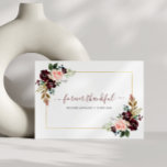 cartões de agradecimentos de casamento floral com<br><div class="desc">Um design floral com uma elegante lenhosa de cor d'água e flores escamosas. O texto e outros recursos desta placa podem ser personalizados.</div>