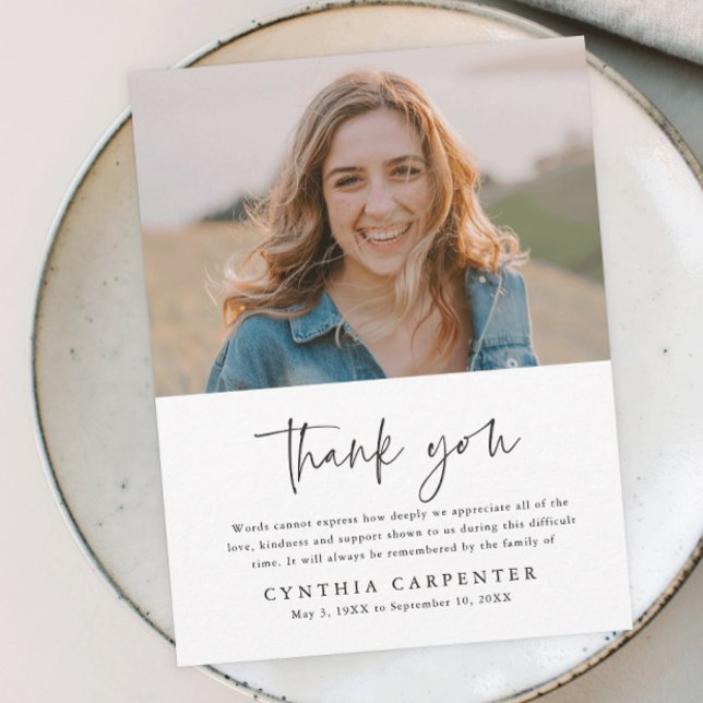 Cartões de agradecimentos de Fotografia do Memoria (Simple typography black and white photo memorial thank you magnetic card.)